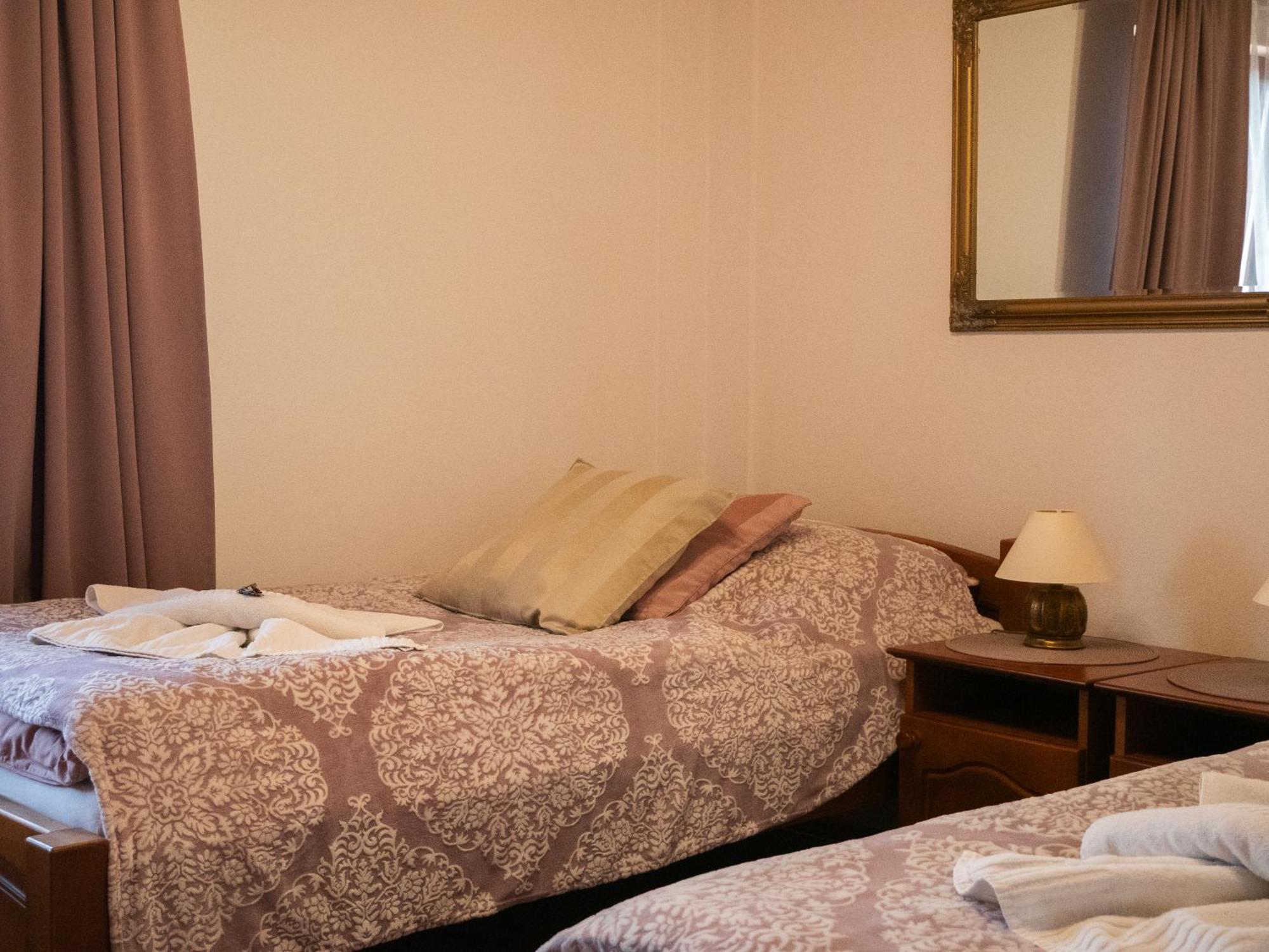 ホテル U Krba ニトラ エクステリア 写真